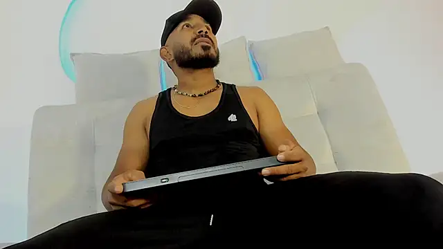 LeoCarter  online show from 06-11-26, 01:08