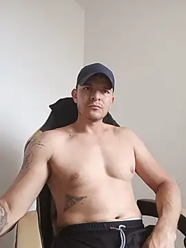 Snapshot of felipeboyx chatting on 06-07-26, 07:30 felipeboyx online show from 06-07-26, 07:30