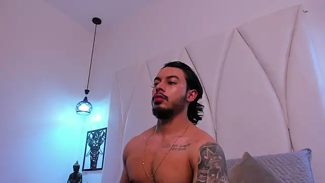 Justin WhiteJS online show from 06-12-26, 01:53