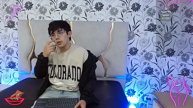 AxelNoir tay online show from 06-11-26, 03:47