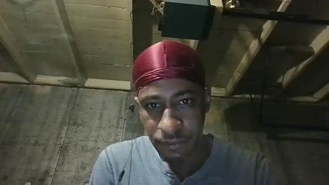Snapshot of Leo99842 chatting on 06-12-26, 02:20 Leo99842 online show from 06-12-26, 02:20