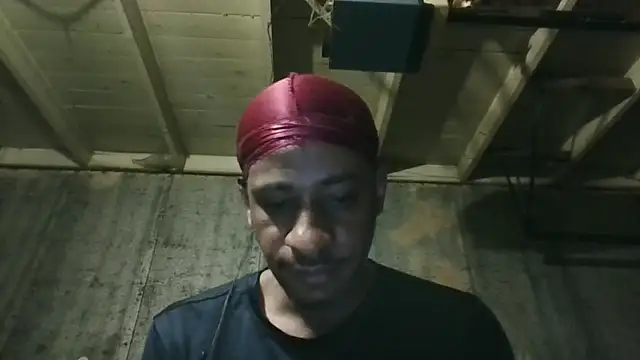 Snapshot of Leo99842 chatting on 06-11-26, 02:44 Leo99842 online show from 06-11-26, 02:44