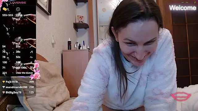 Snapshot of Yevgeshka-Milashka chatting on 01-17-26, 06:22 Yevgeshka-Milashka online show from 01-17-26, 06:22