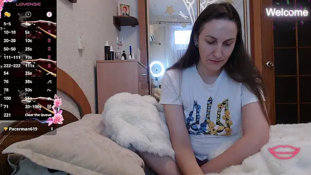 Snapshot of Yevgeshka-Milashka chatting on 01-18-26, 06:28 Yevgeshka-Milashka online show from 01-18-26, 06:28