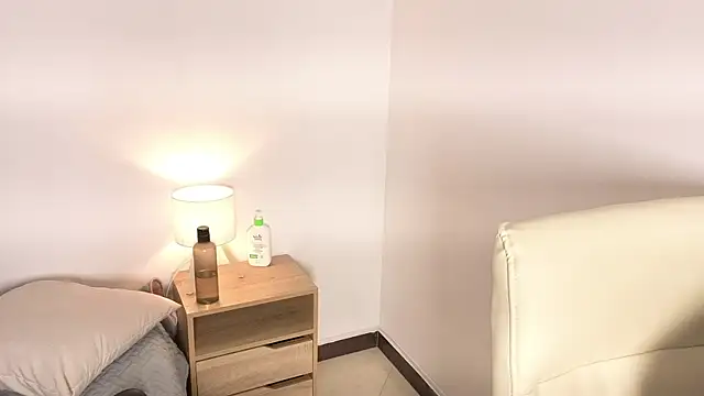 zoemoon1  online show from 07-16-26, 04:42