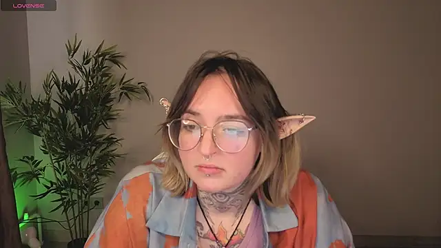 Snapshot of Eva_Witcher chatting on 06-08-26, 01:39 Eva Witcher online show from 06-08-26, 01:39