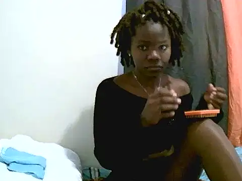 Snapshot of QueenSar chatting on 06-20-26, 10:09 QueenSar online show from 06-20-26, 10:09