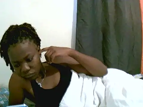 Snapshot of QueenSar chatting on 06-22-26, 05:15 QueenSar online show from 06-22-26, 05:15