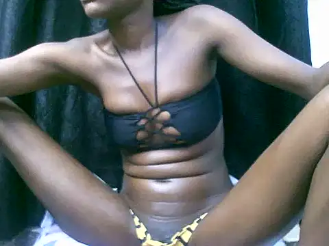 Snapshot of Sweet_zuri001 chatting on 06-19-26, 07:20 Sweet zuri001 online show from 06-19-26, 07:20