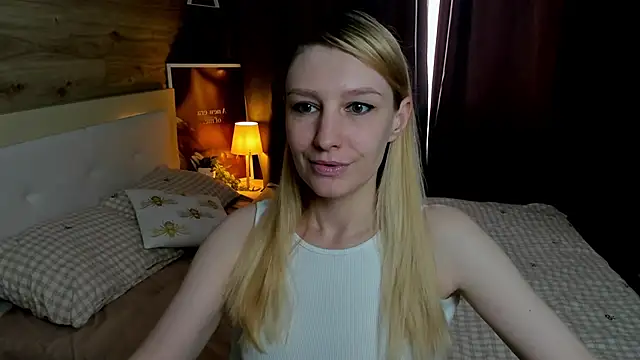 Snapshot of ReginaAmour chatting on 06-04-26, 01:16 ReginaAmour online show from 06-04-26, 01:16