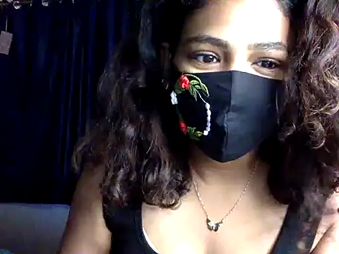 Snapshot of Nisha-moon chatting on 06-18-26, 06:34 Nisha-moon online show from 06-18-26, 06:34