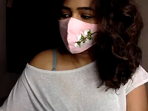 Snapshot of Nisha-moon chatting on 07-03-26, 07:04 Nisha-moon online show from 07-03-26, 07:04