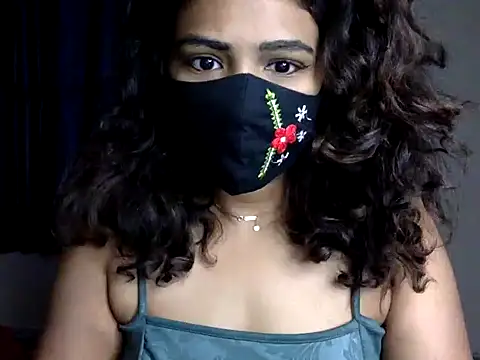 Snapshot of Nisha-moon chatting on 06-29-26, 06:31 Nisha-moon online show from 06-29-26, 06:31