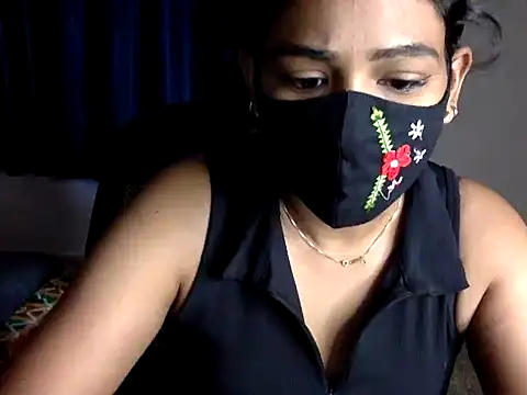 Snapshot of Nisha-moon chatting on 07-07-26, 07:23 Nisha-moon online show from 07-07-26, 07:23