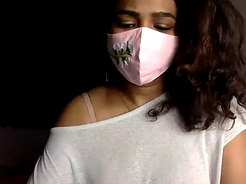 Snapshot of Nisha-moon chatting on 06-30-26, 08:03 Nisha-moon online show from 06-30-26, 08:03