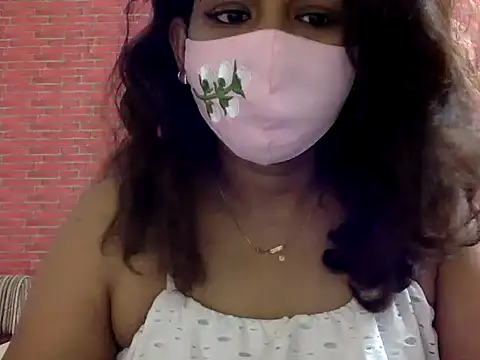 Snapshot of Nisha-moon chatting on 07-18-26, 07:06 Nisha-moon online show from 07-18-26, 07:06