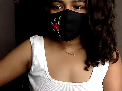 Snapshot of Nisha-moon chatting on 06-27-26, 12:22 Nisha-moon online show from 06-27-26, 12:22