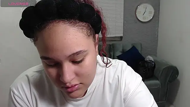 Snapshot of leilasosexy chatting on 07-09-26, 12:37 leilasosexy online show from 07-09-26, 12:37