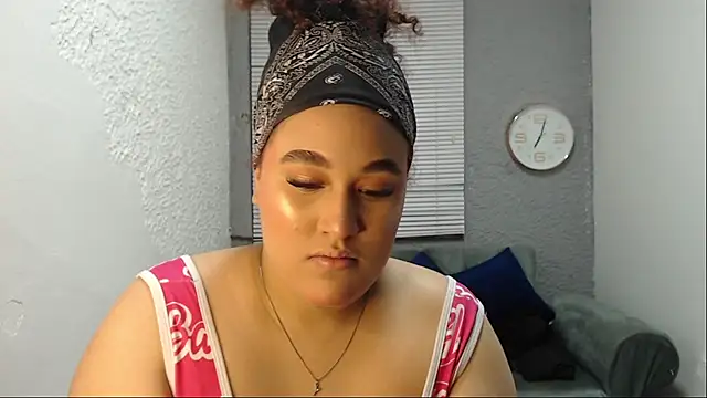 Snapshot of leilasosexy chatting on 06-08-26, 03:56 leilasosexy online show from 06-08-26, 03:56