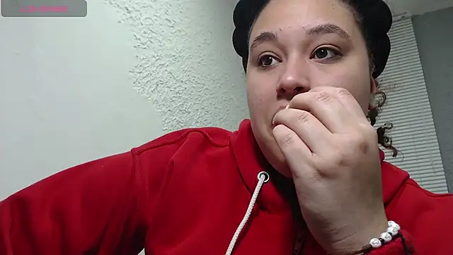 Snapshot of leilasosexy chatting on 07-10-26, 01:44 leilasosexy online show from 07-10-26, 01:44