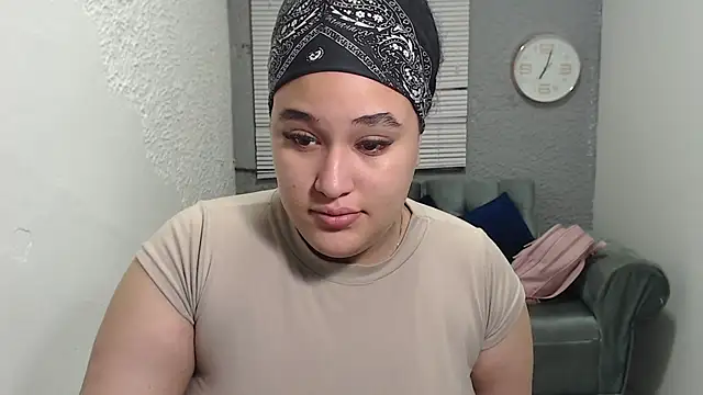 Snapshot of leilasosexy chatting on 06-11-26, 12:24 leilasosexy online show from 06-11-26, 12:24