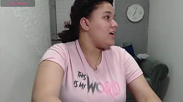 Snapshot of leilasosexy chatting on 06-19-26, 12:22 leilasosexy online show from 06-19-26, 12:22