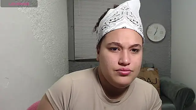 Snapshot of leilasosexy chatting on 06-25-26, 12:21 leilasosexy online show from 06-25-26, 12:21