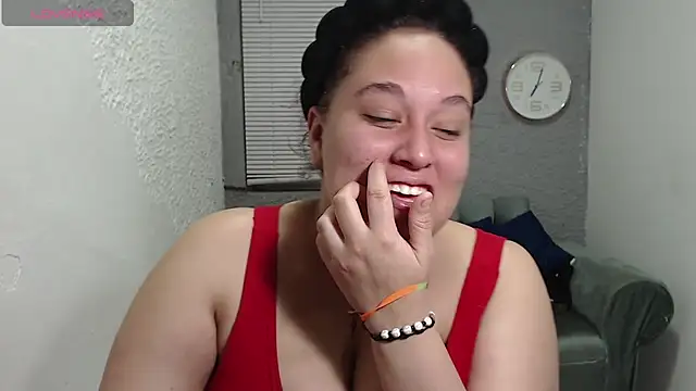 Snapshot of leilasosexy chatting on 07-11-26, 01:22 leilasosexy online show from 07-11-26, 01:22