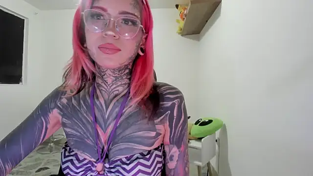 Snapshot of Nickidoll66_ chatting on 07-03-26, 02:51 Nickidoll66 online show from 07-03-26, 02:51