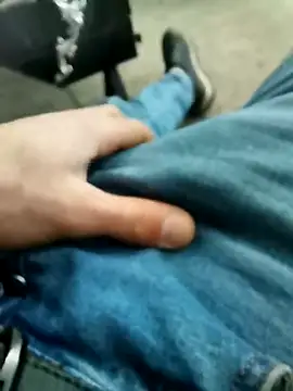 Singlemaleforcouples online show from 12-20-24, 11:21