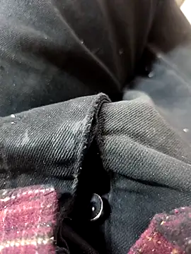 Singlemaleforcouples online show from 10-26-25, 01:44