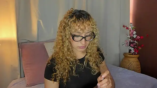 Snapshot of sensual_fer chatting on 06-09-26, 12:50 sensual fer online show from 06-09-26, 12:50