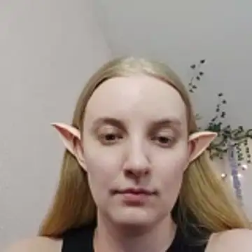 Snapshot of Elfie_Agatha chatting on 06-10-26, 10:16 Elfie Agatha online show from 06-10-26, 10:16