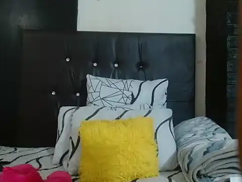 sexybitchh22 online show from 06-07-26, 05:51