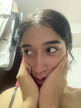 Snapshot of miss_alahia chatting on 06-18-26, 11:54 miss alahia online show from 06-18-26, 11:54