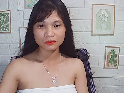 Snapshot of -Nancy-y chatting on 06-03-26, 03:39 -Nancy-y online show from 06-03-26, 03:39