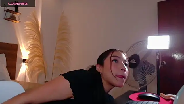  Emmakiss  online show from 06-12-26, 11:52