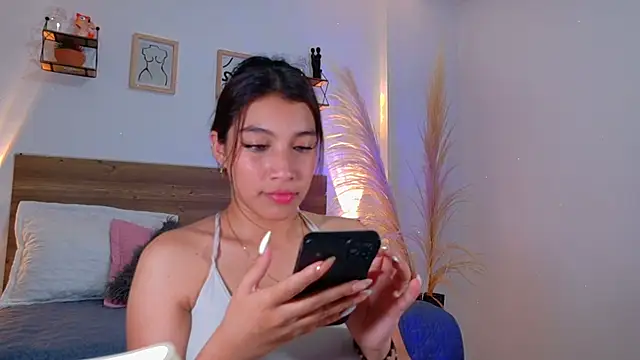  Emmakiss  online show from 06-30-26, 04:07