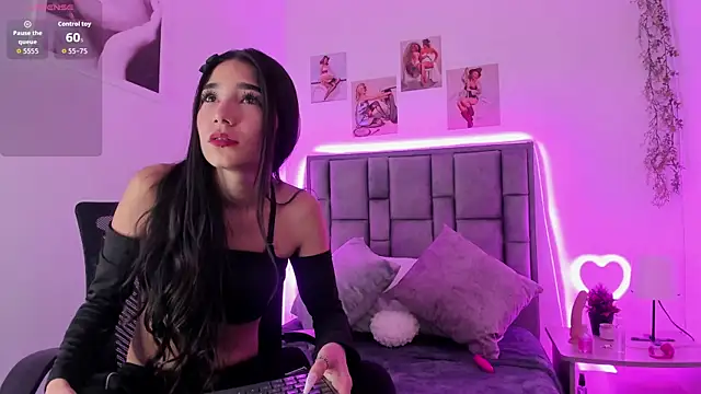 Violeta Velvet  online show from 06-12-26, 12:47
