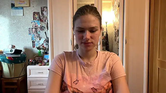 Codi Rostersy online show from 06-17-26, 03:06
