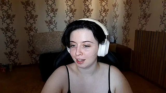 Snapshot of YunaLush chatting on 06-10-26, 07:53 YunaLush online show from 06-10-26, 07:53