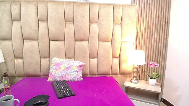 ClovyZenvy online show from 07-21-26, 11:00