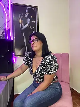 Snapshot of Selin_mehott chatting on 06-03-26, 11:22 Selin mehott online show from 06-03-26, 11:22