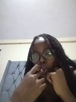 Snapshot of kendy_sexy chatting on 06-07-26, 06:29 kendy sexy online show from 06-07-26, 06:29
