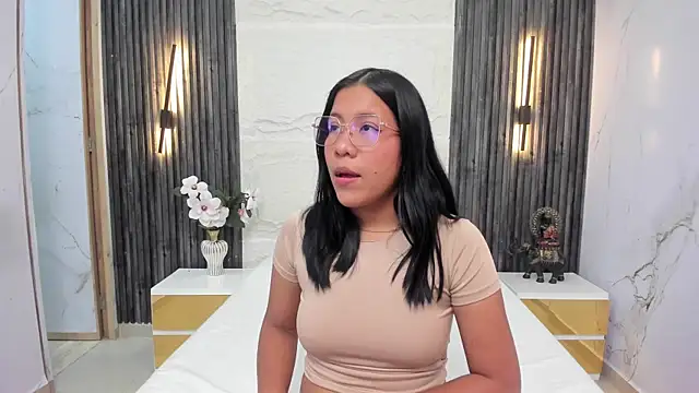 Chloe dreams4u online show from 07-08-26, 11:33