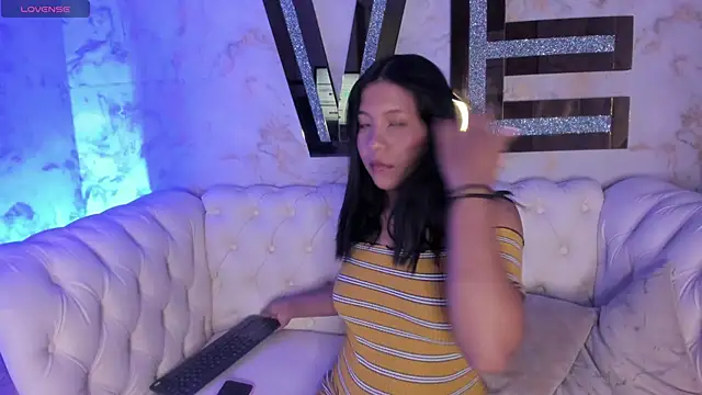 Chloe dreams4u online show from 06-12-26, 10:35