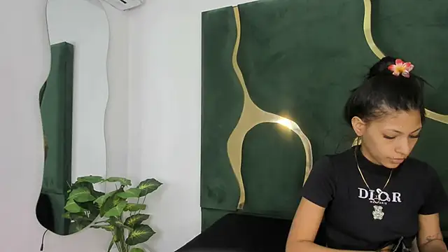 Mila petiteasm online show from 07-11-26, 12:27