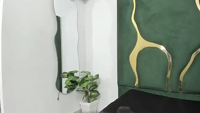 Mila petiteasm online show from 07-06-26, 12:12