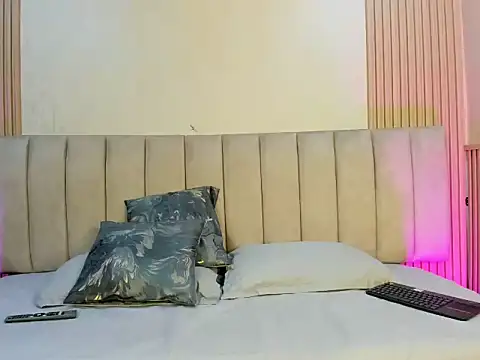 julimonroe  online show from 06-17-26, 01:05
