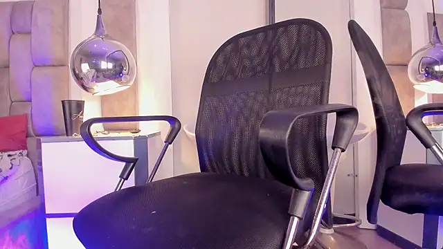 Snapshot of LucasThomson_ chatting on 07-20-26, 10:50 LucasThomson online show from 07-20-26, 10:50